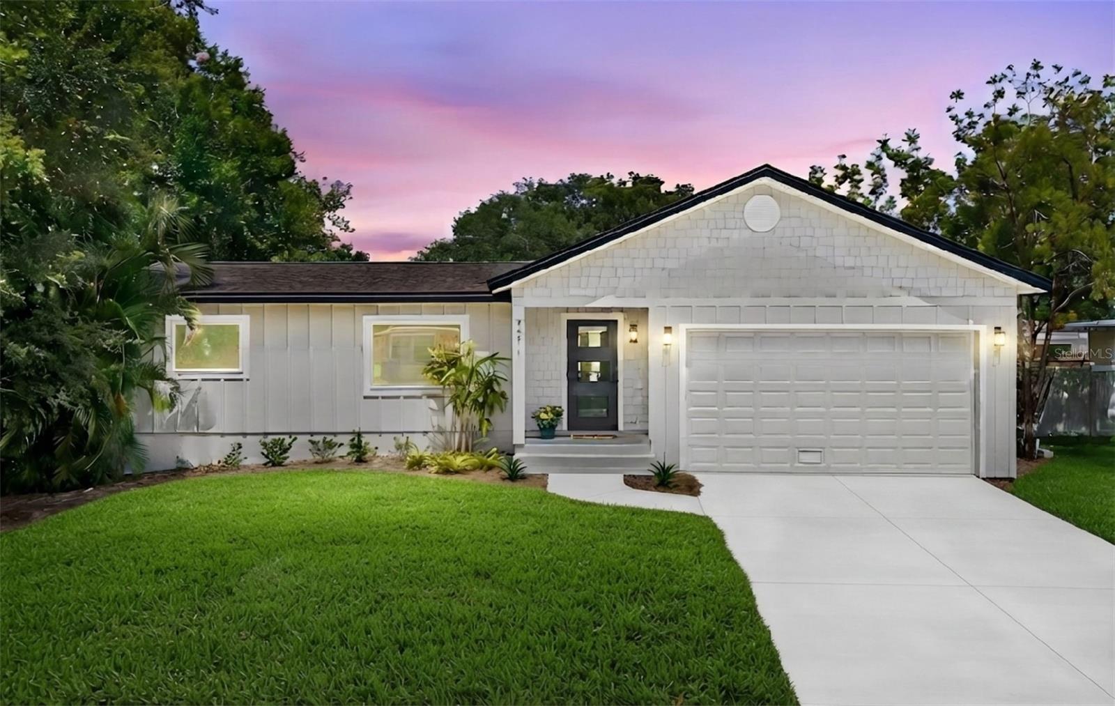 7211 Orpine Dr N, St Petersburg, FL 33702