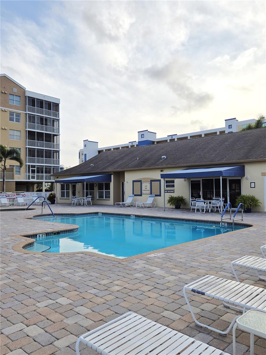 960 Starkey Rd #9206, Largo, FL 33771