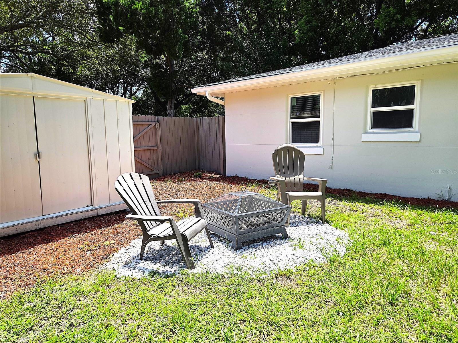 264 14th St NW, Largo, FL 33770