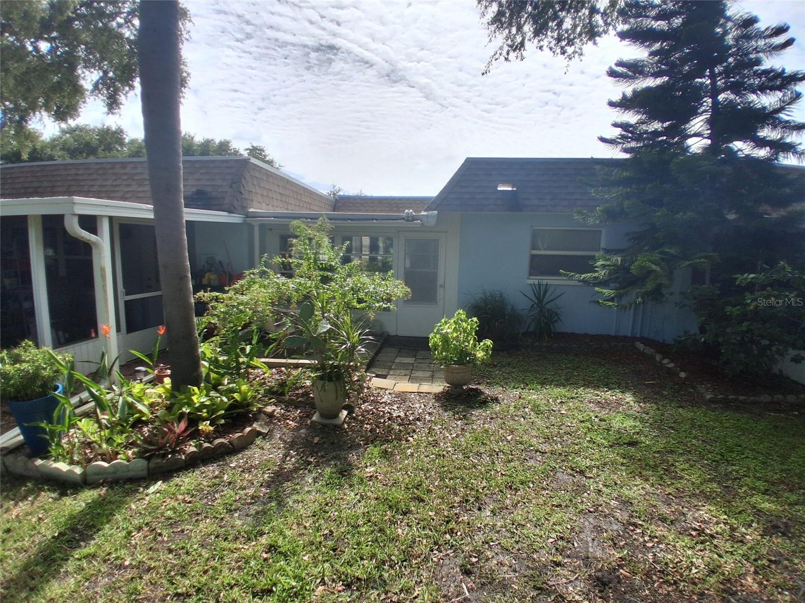 125 Portree Dr, Dunedin, FL 34698