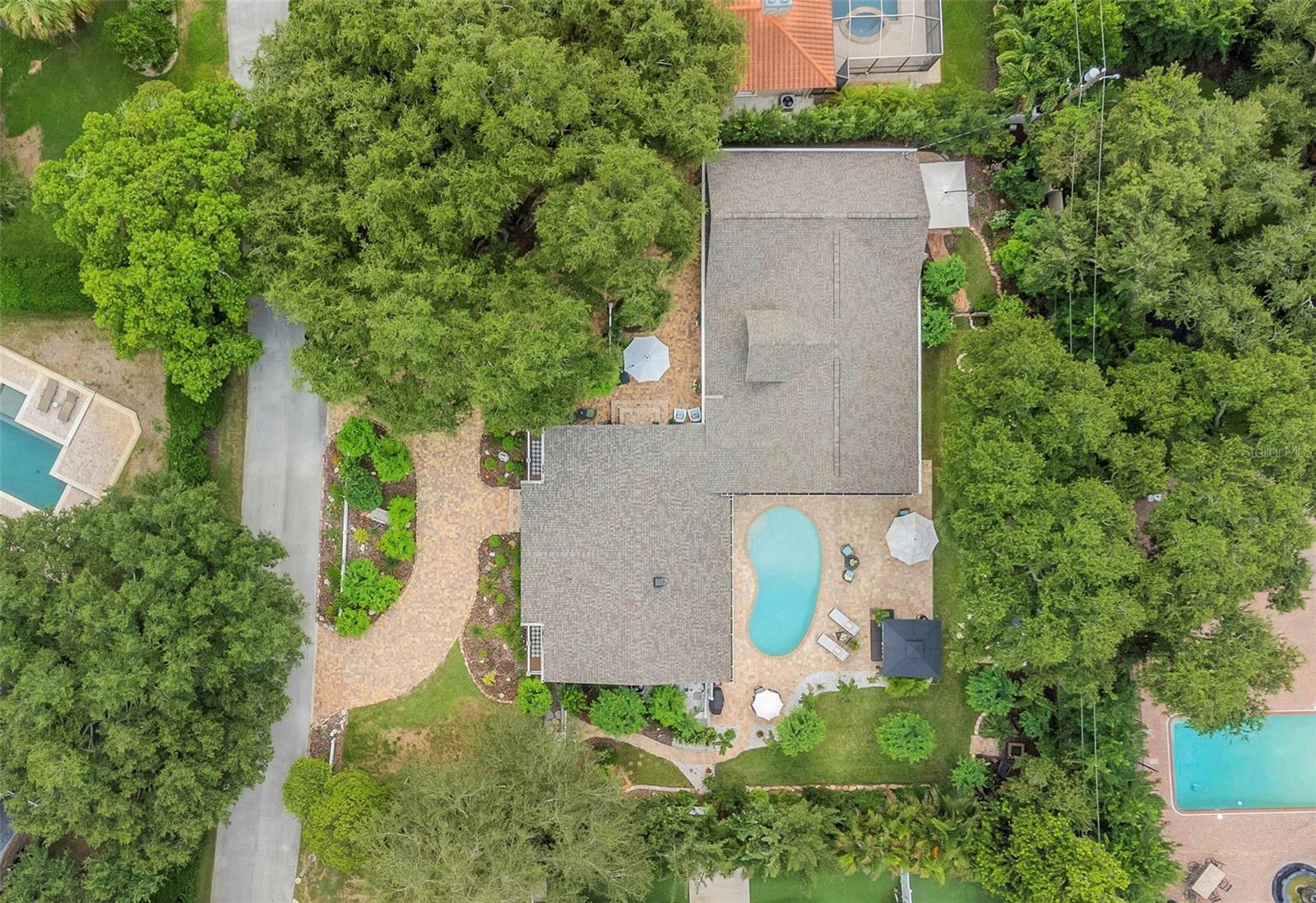 411 Roebling Rd S, Belleair, FL 33756