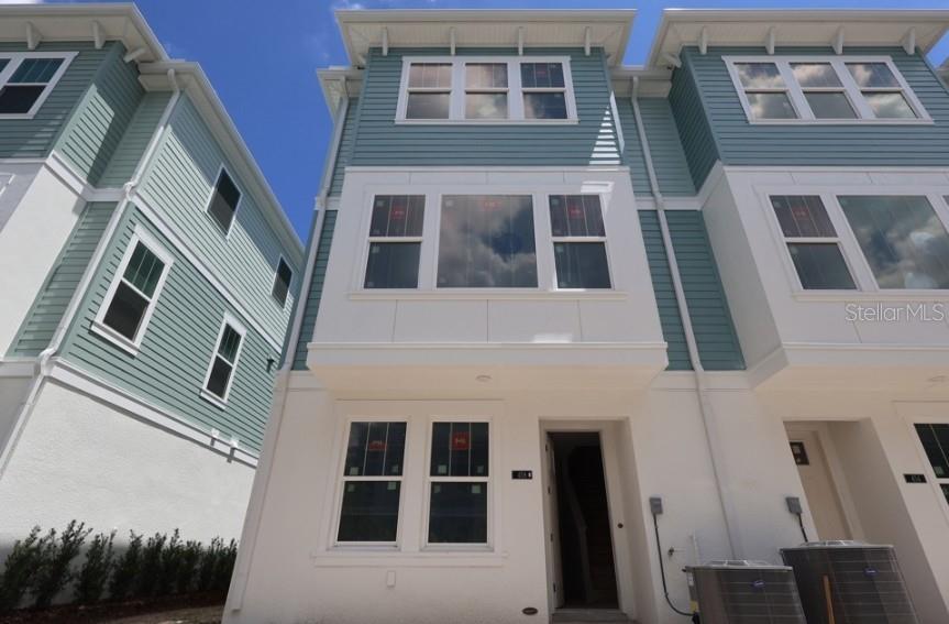 458 31st Way N, St Petersburg, FL 33713