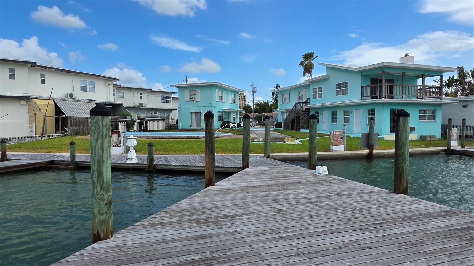 627 Bay Esplanade, Clearwater Beach, FL 33767