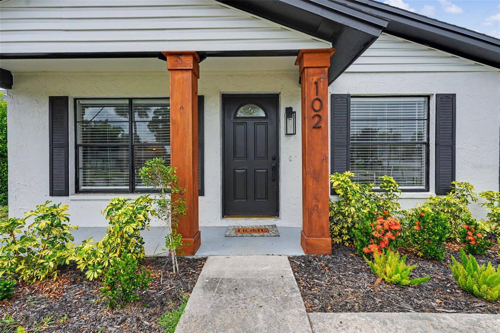 102 Shore Dr E, Oldsmar, FL 34677