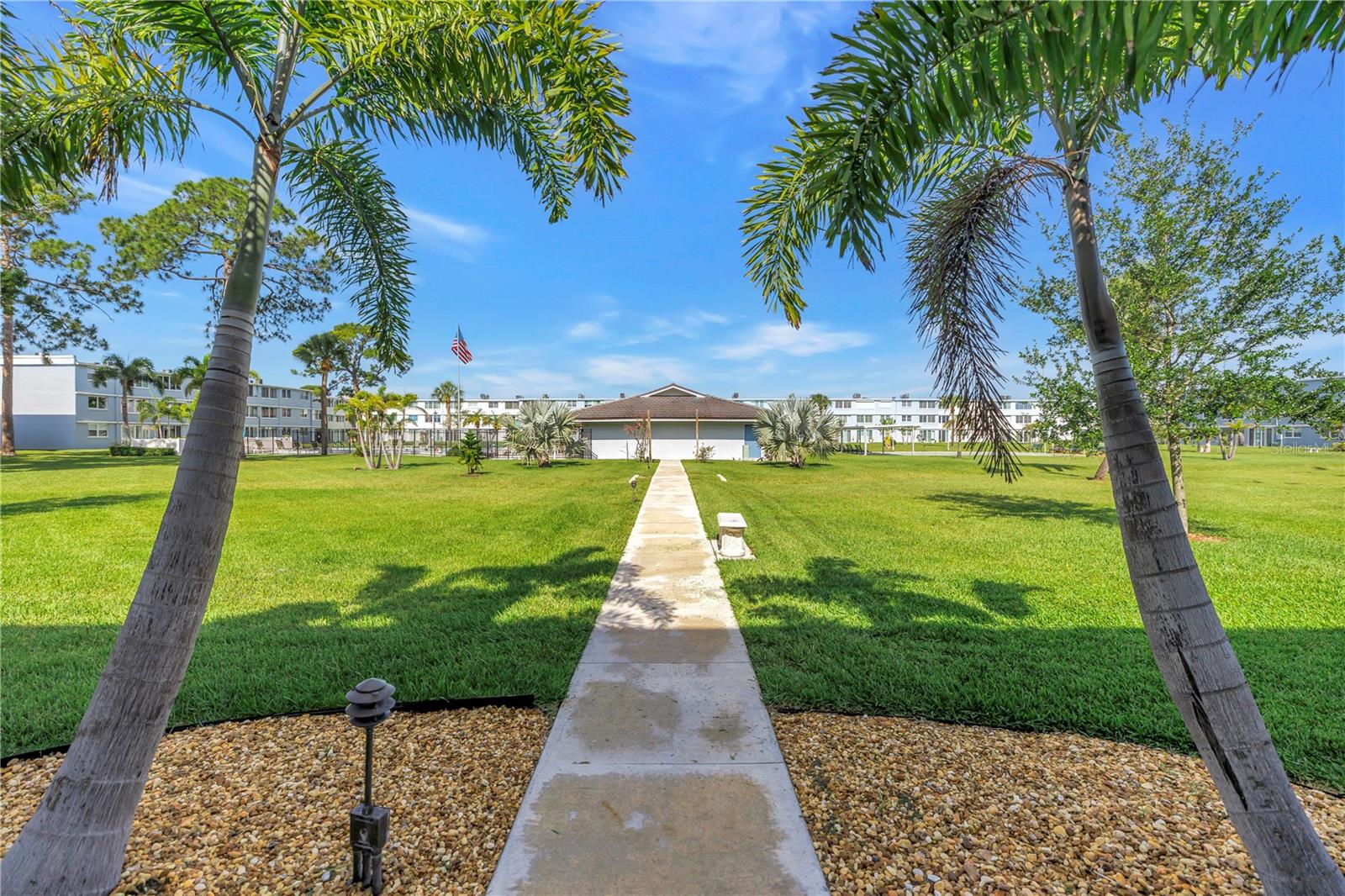 4715 Bay St NE #320, St Petersburg, FL 33703