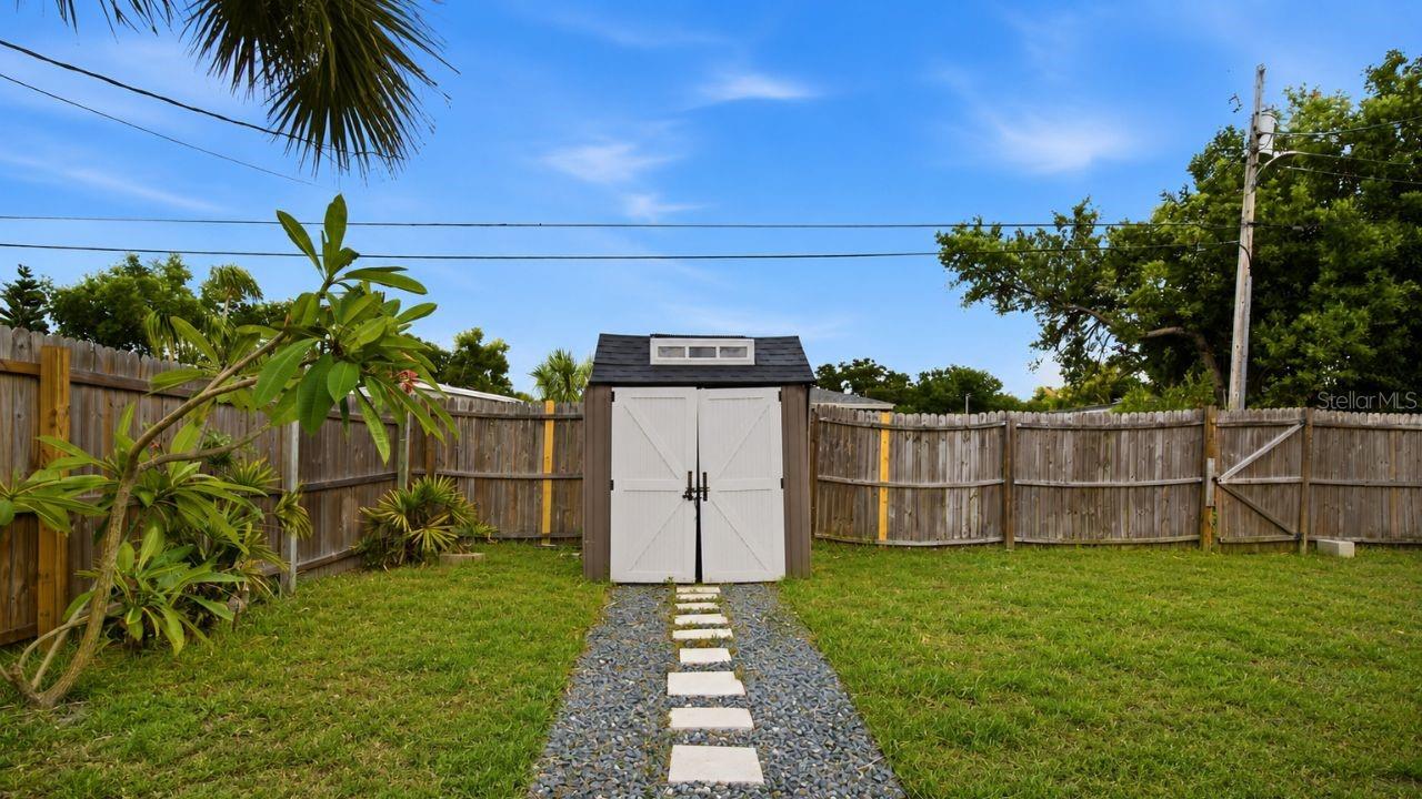 664 Gray St S, St Petersburg, FL 33707