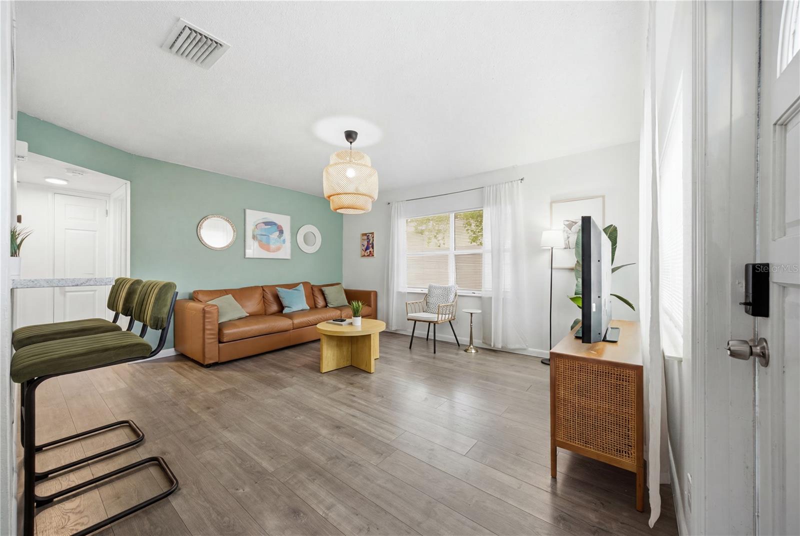 664 Gray St S, St Petersburg, FL 33707