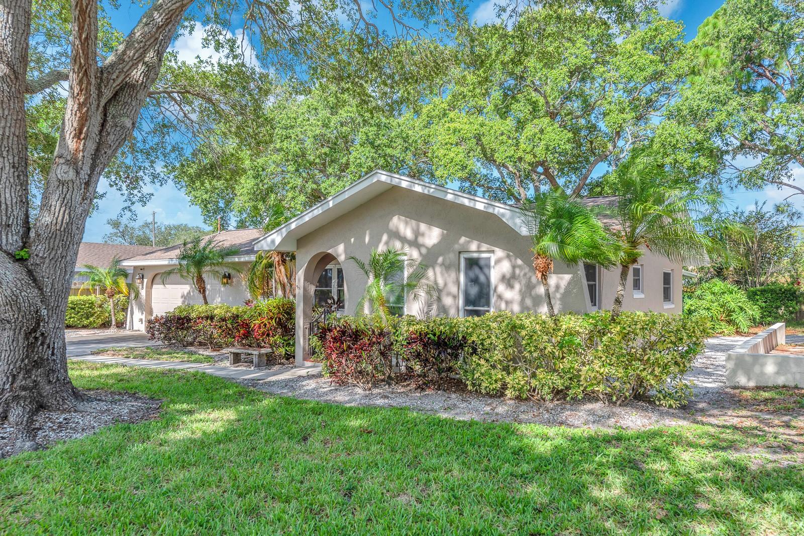 11081 143rd St, Largo, FL 33774