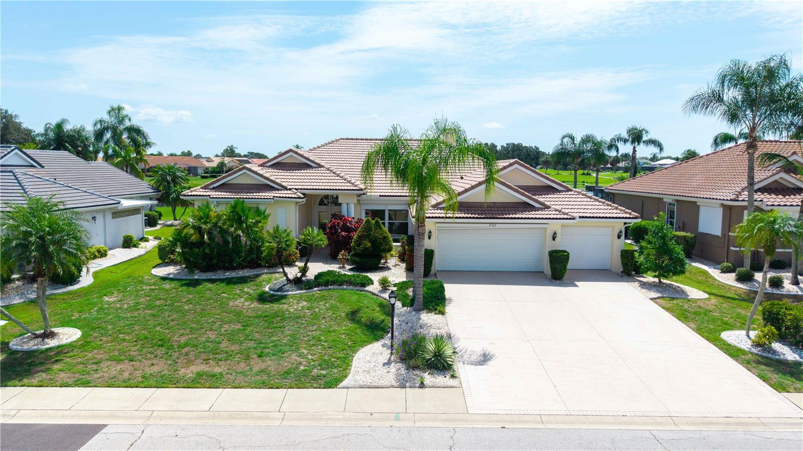 2122 Platinum Dr, Sun City Center, FL 33573