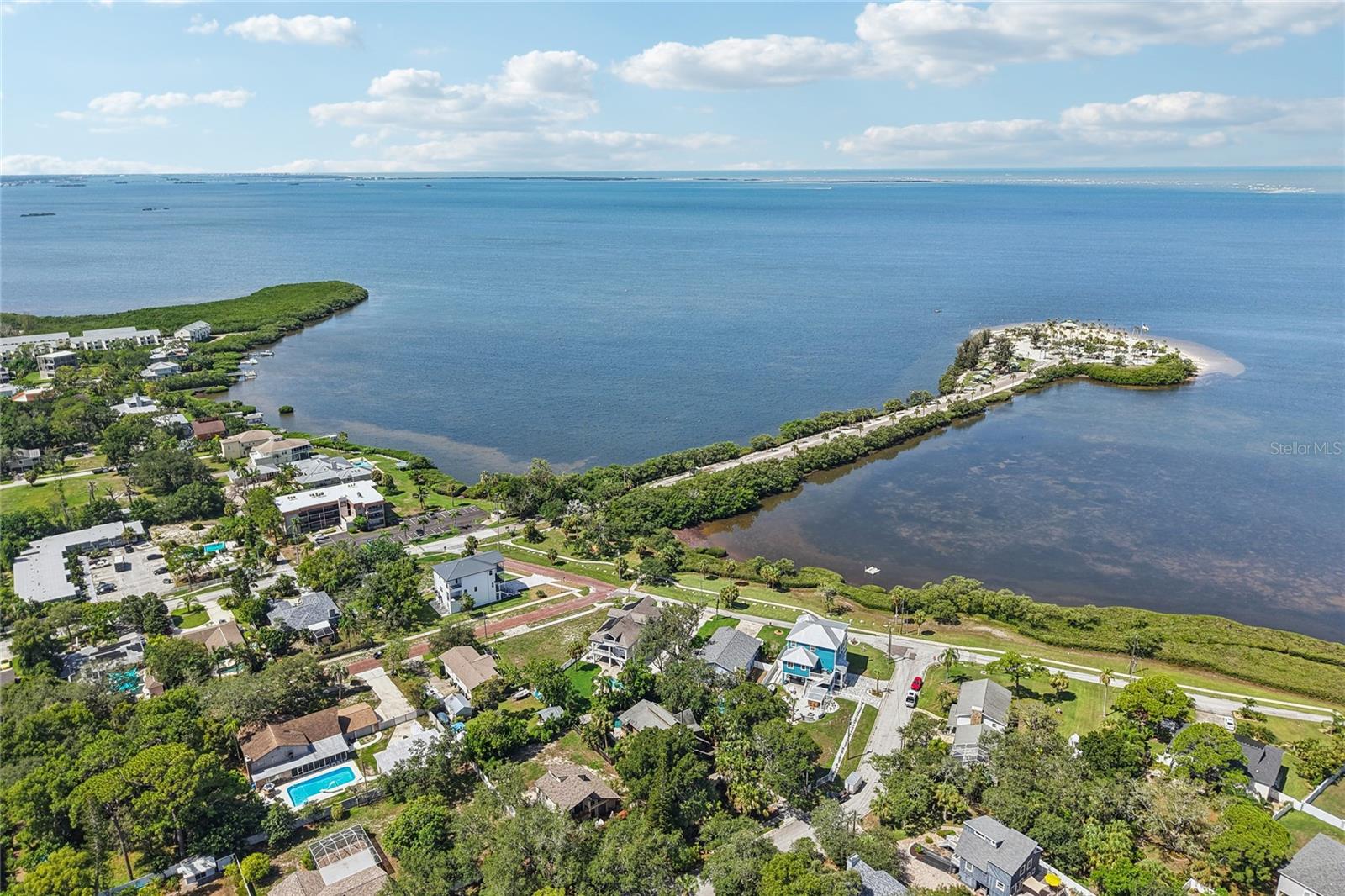 96 Shore Dr, Tarpon Springs, FL 34689