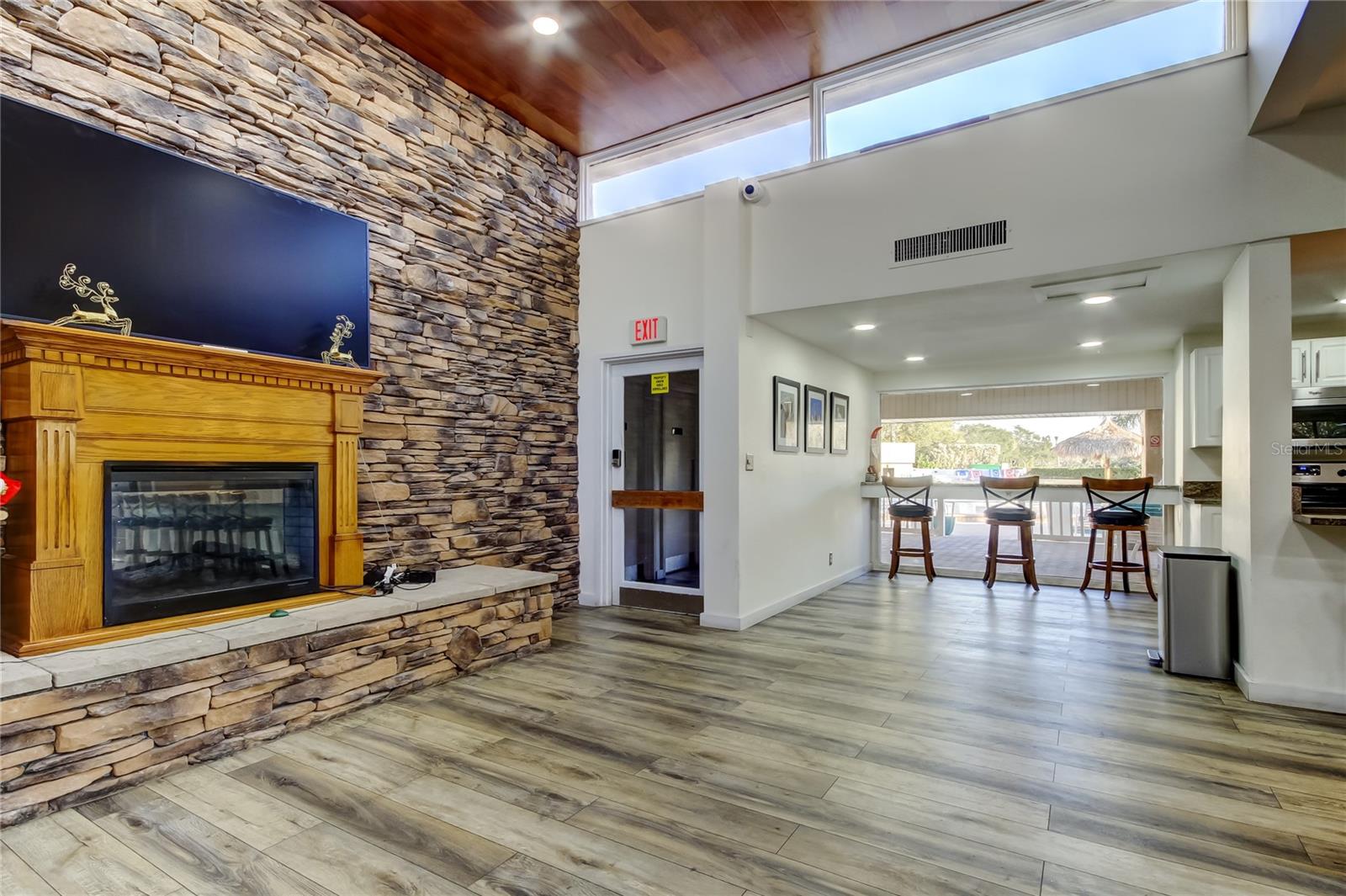 2614 Cove Cay Dr #409, Clearwater, FL 33760