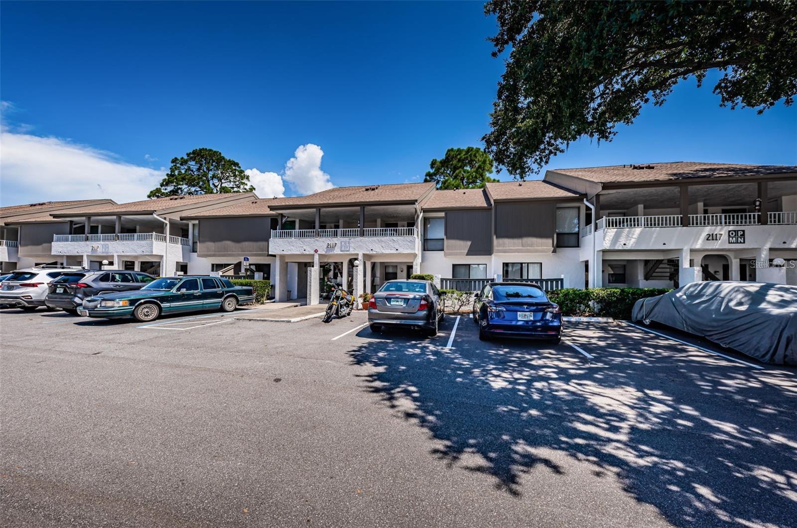 2117 Lakewood Club Dr S #7K, St Petersburg, FL 33712