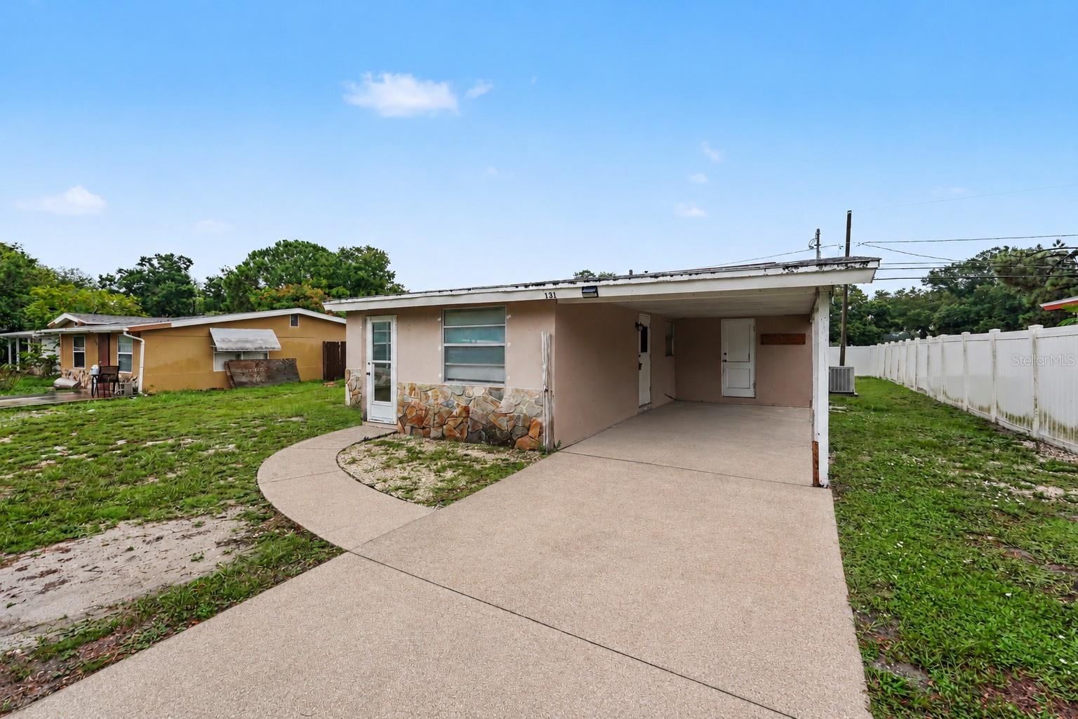131 Emerald Ln, Largo, FL 33771