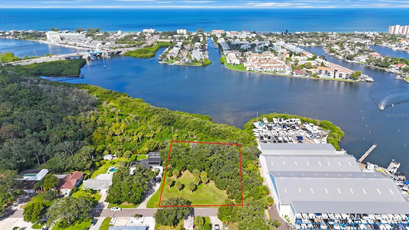 145th Ln, Largo, FL 33774