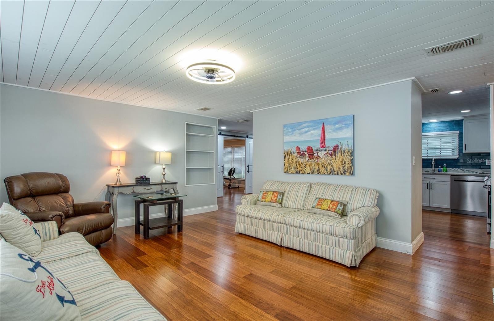 407 Dolphin Dr S, Oldsmar, FL 34677