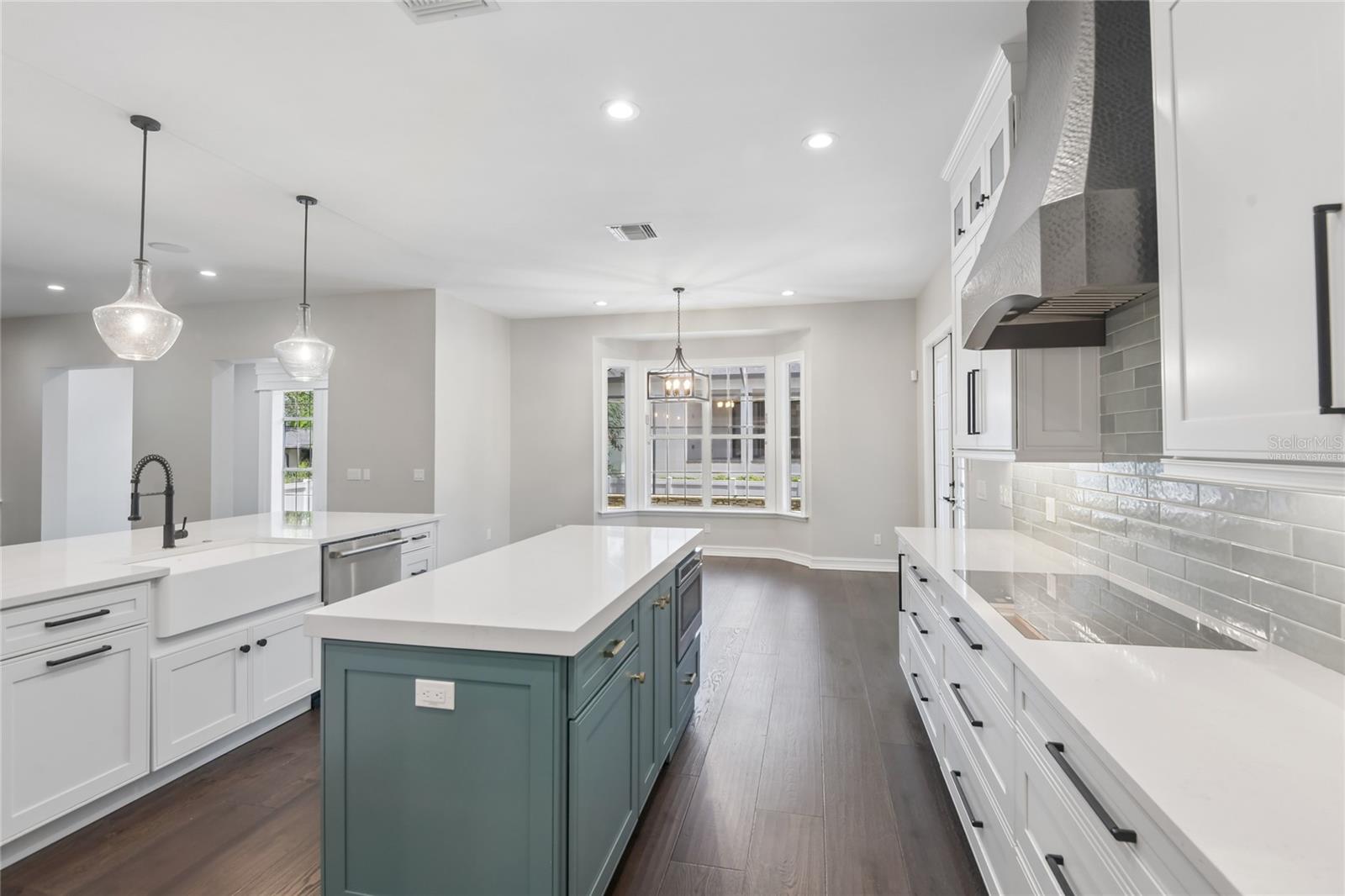 5105 W Neptune Way, Tampa, FL 33609
