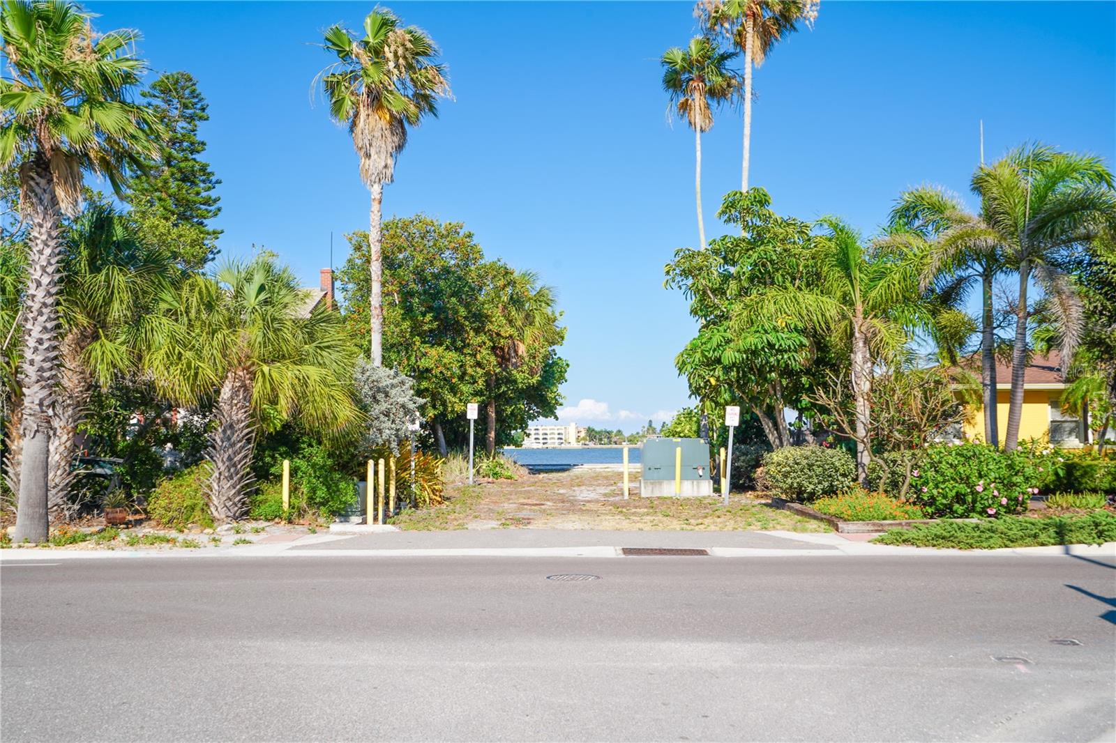 108 14th Ave #2, St Pete Beach, FL 33706
