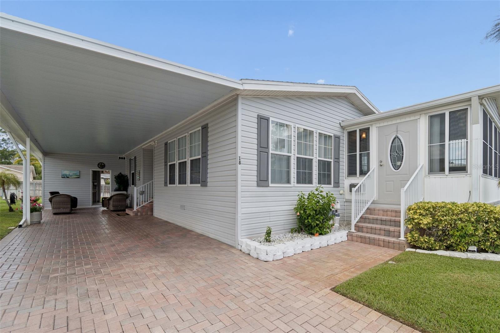 18 Mountain Laurel Dr, Palm Harbor, FL 34684
