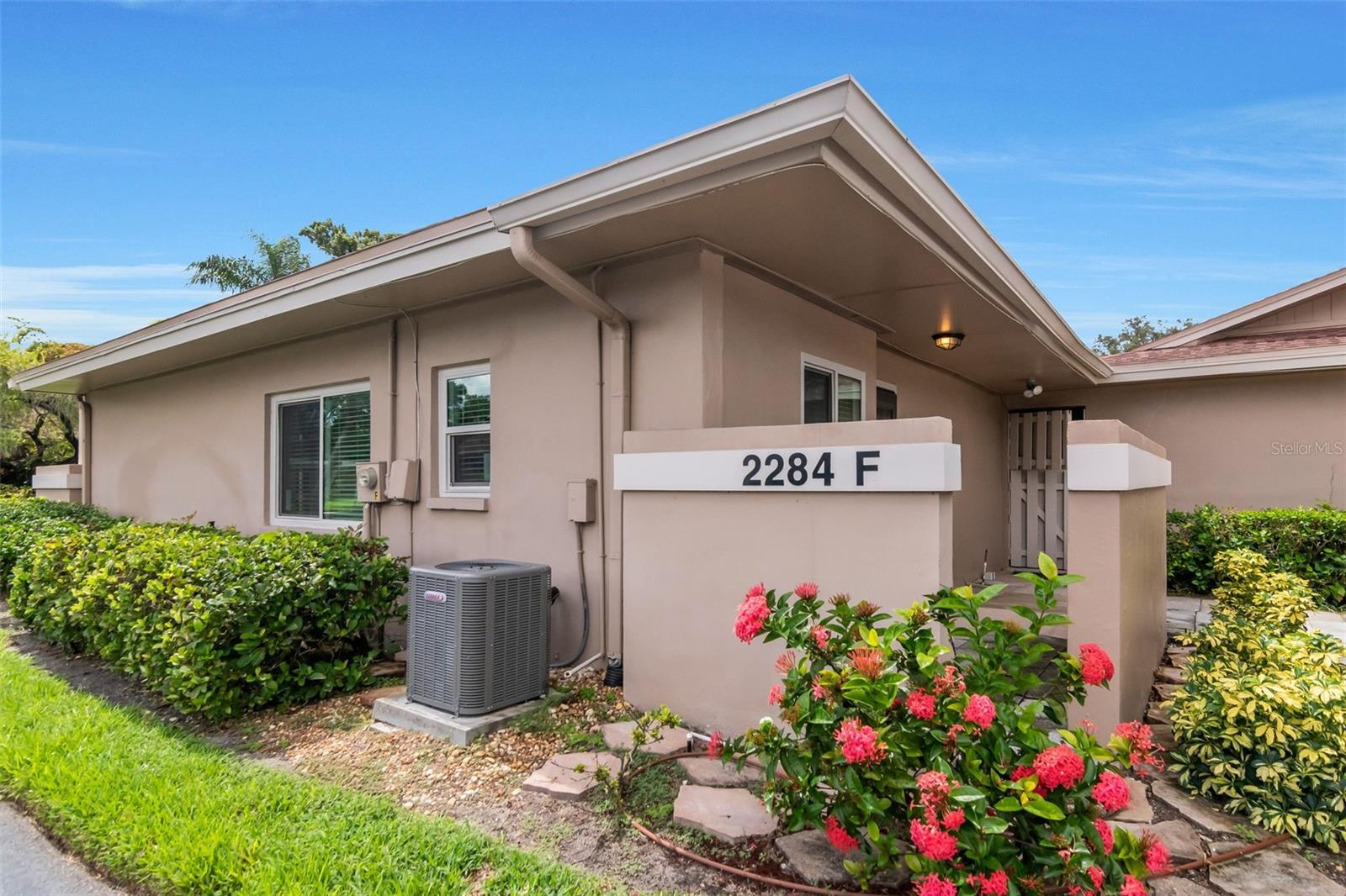 2284 Oak Neck Rd #F, Clearwater, FL 33763