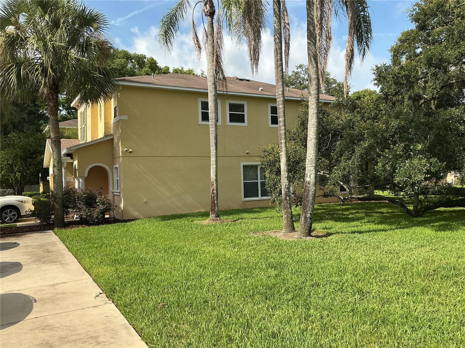 5308 Aloha Seed Dr, Seffner, FL 33584