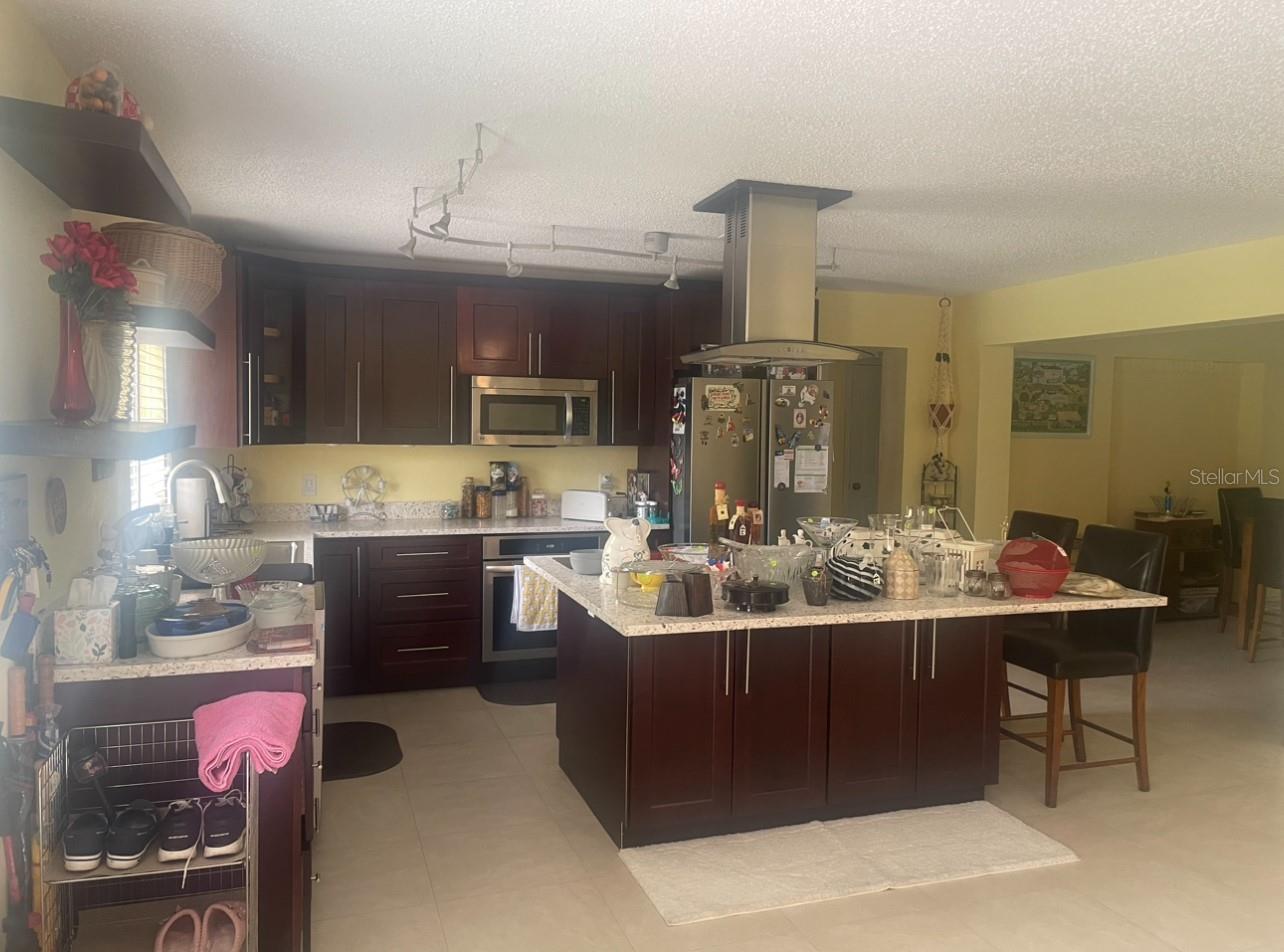 331 Shore Dr E, Oldsmar, FL 34677