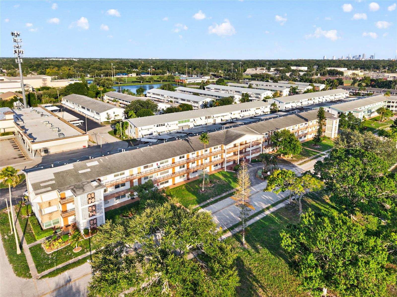 6015 19th St N #215, St Petersburg, FL 33714