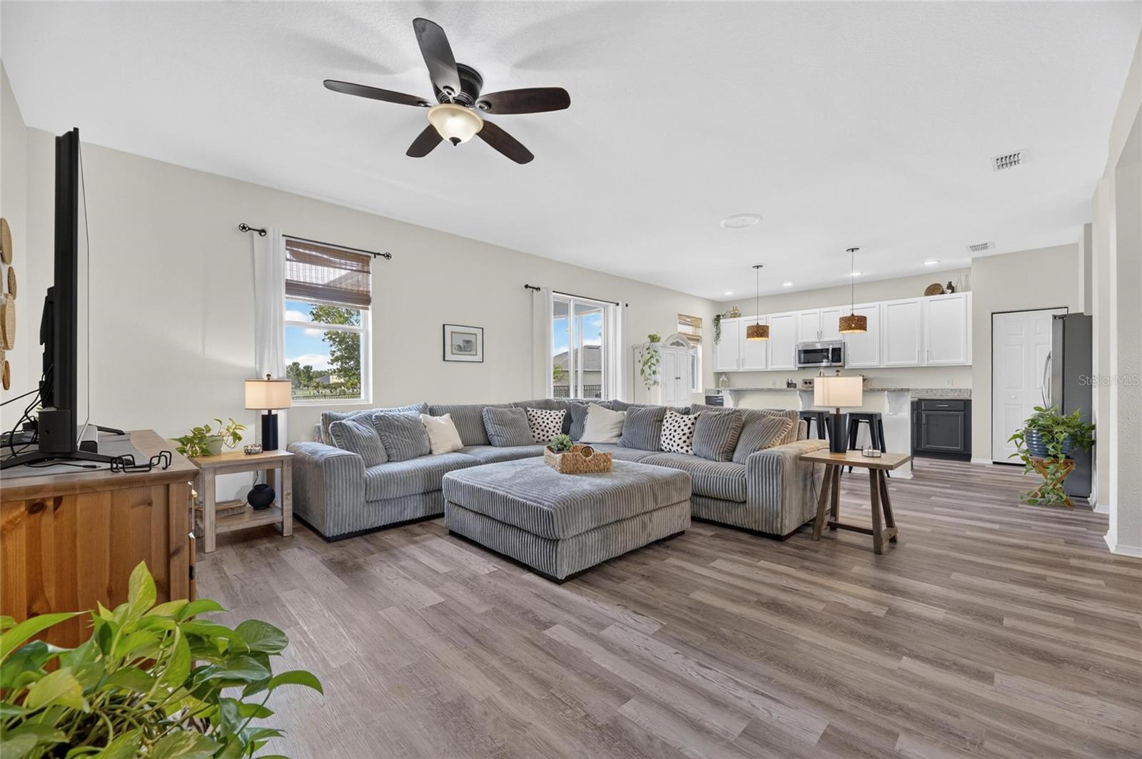 203 Star Shell Dr, Apollo Beach, FL 33572