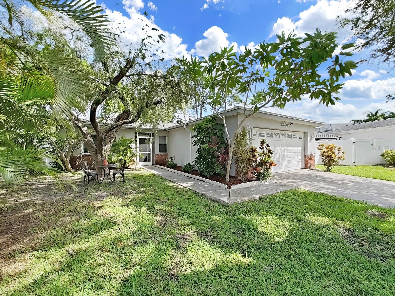 6996 122nd Dr, Largo, FL 33773