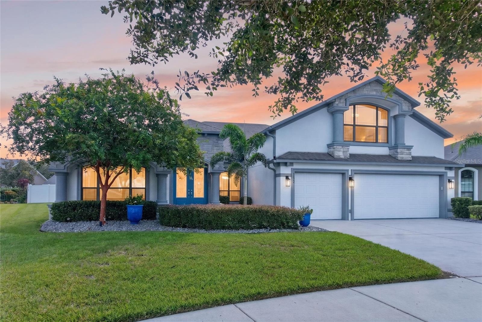 2823 Colewood Ln, Dover, FL 33527