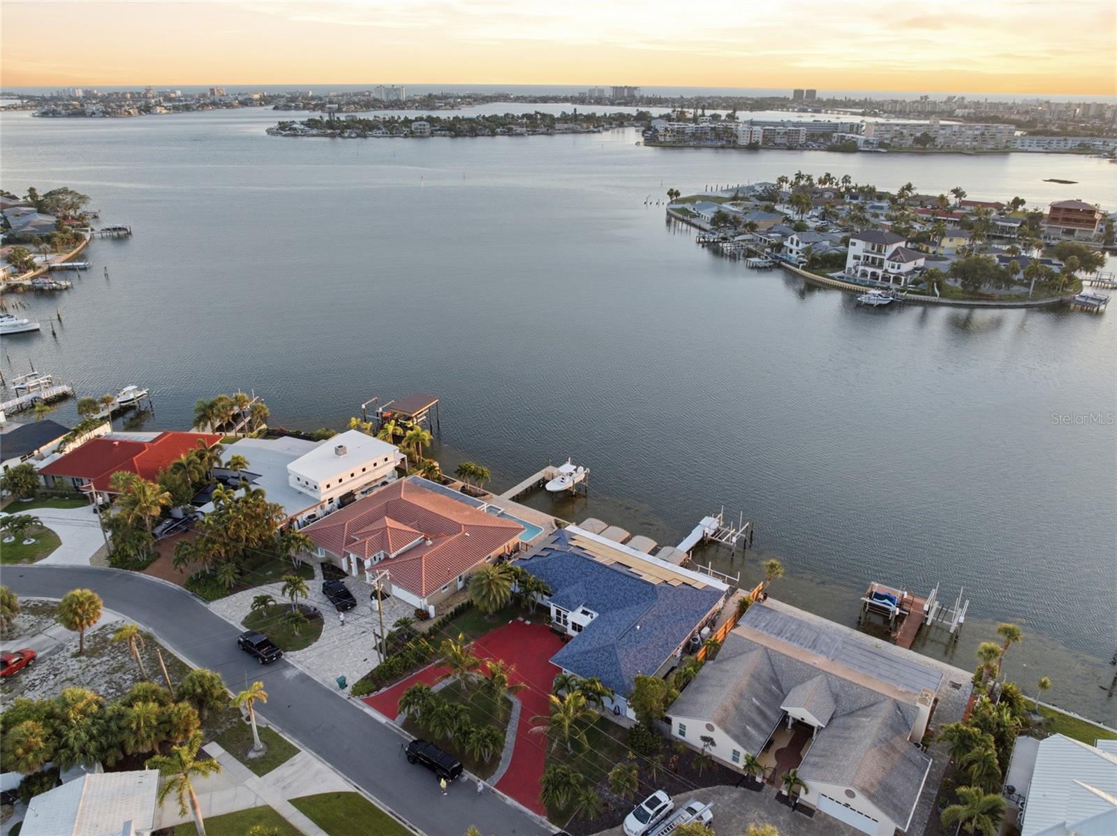 1818 Dolphin Blvd S, St Petersburg, FL 33707