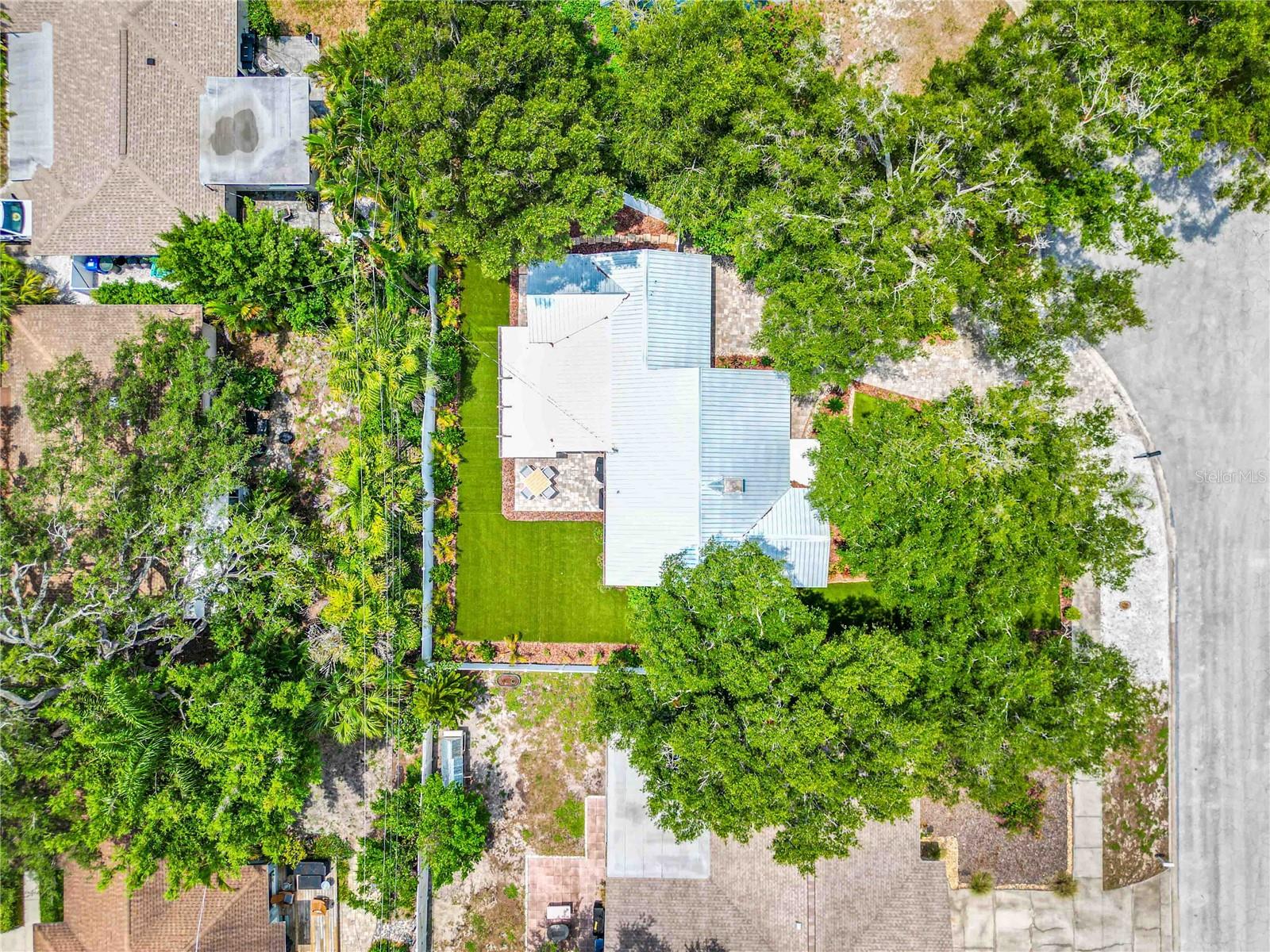 131 Valencia Dr, Dunedin, FL 34698