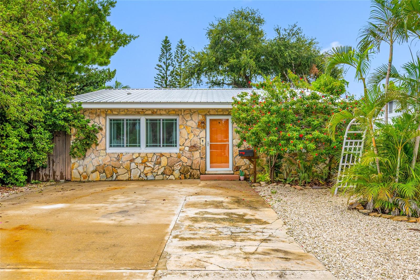 3935 11th Ave N, St Petersburg, FL 33713