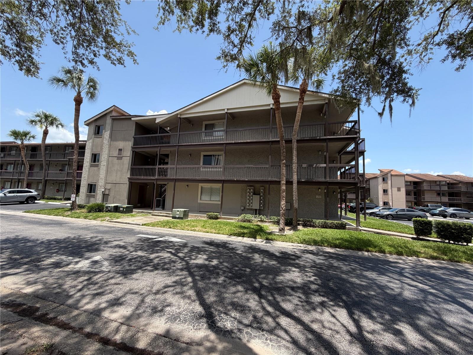 6308 Newtown Cir #8B1, Tampa, FL 33615