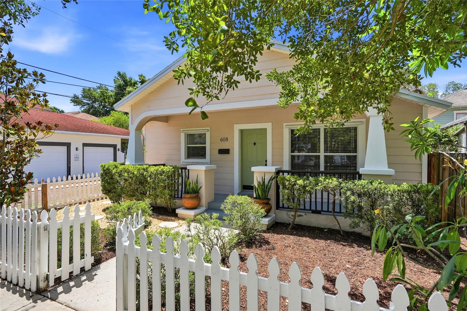 608 9th Ave N, St Petersburg, FL 33701