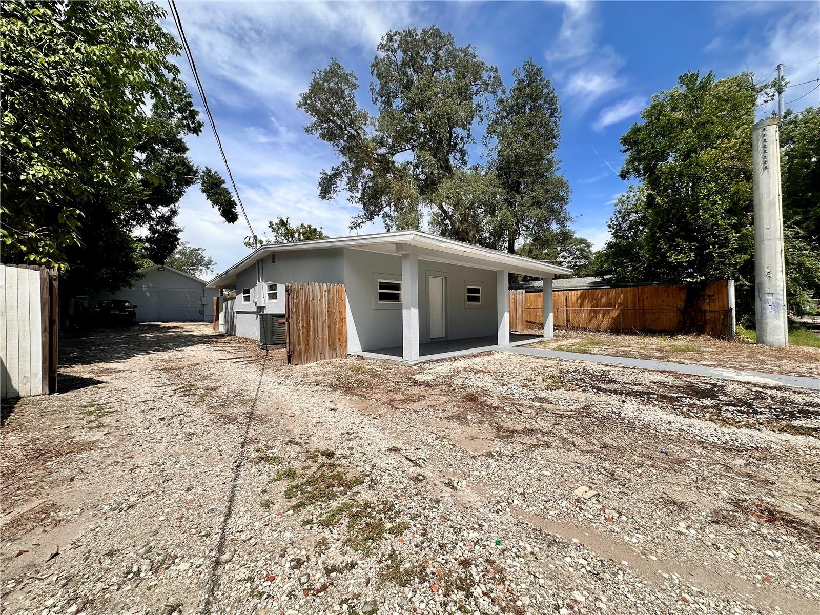 8906 N Albany Ave, Tampa, FL 33604