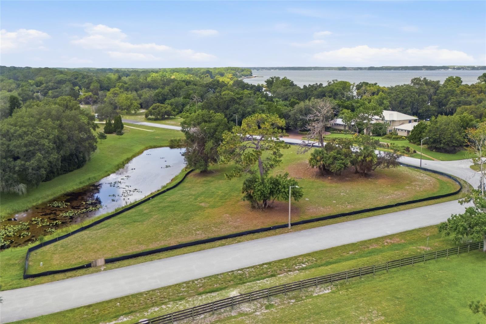 520 Austin Dr, Tarpon Springs, FL 34688