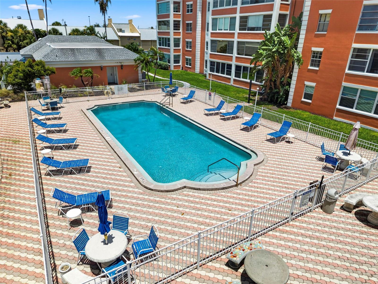 6960 20th Ave N #105, St Petersburg, FL 33710