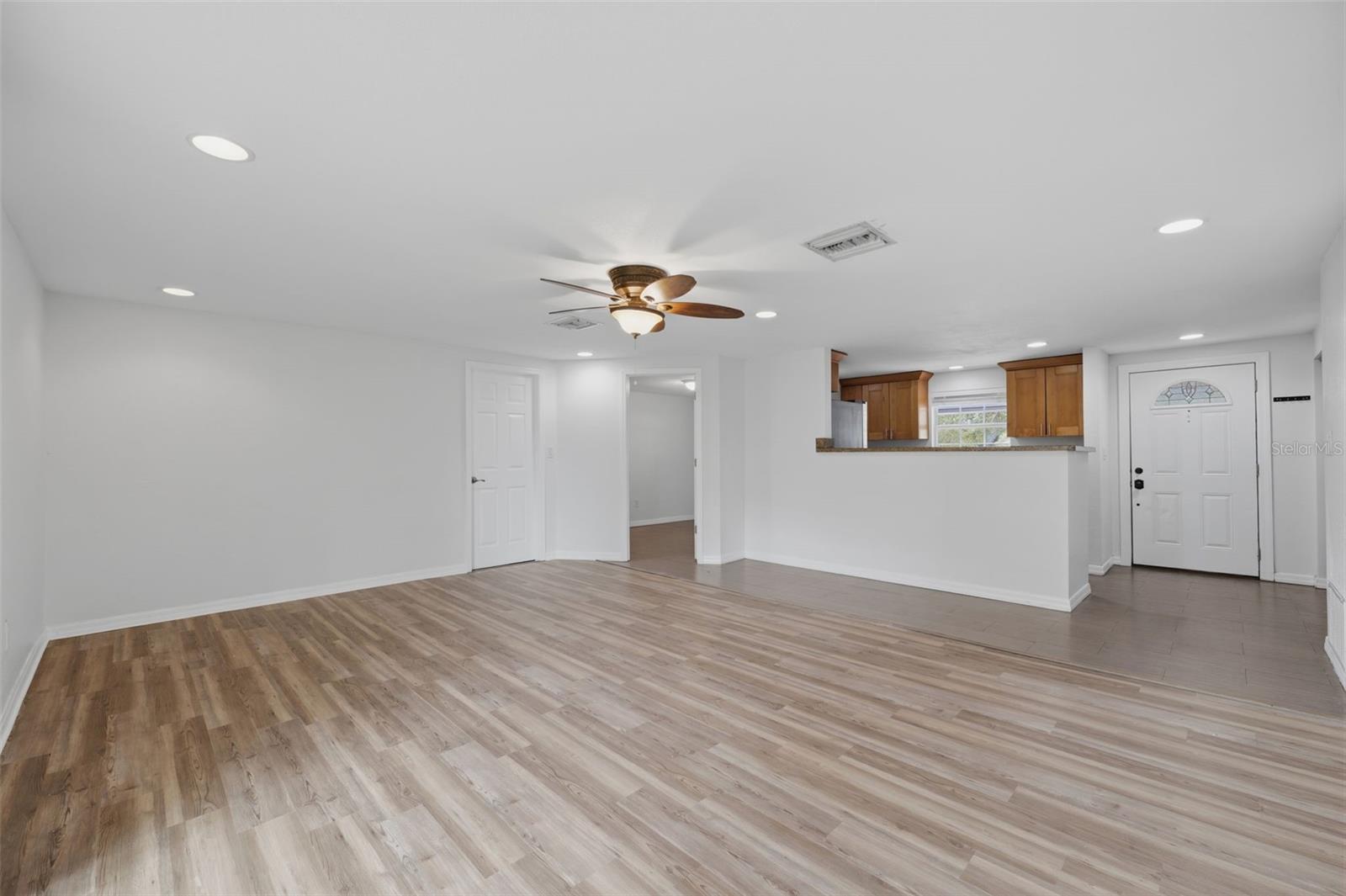 2804 Applewood Dr, Clearwater, FL 33759