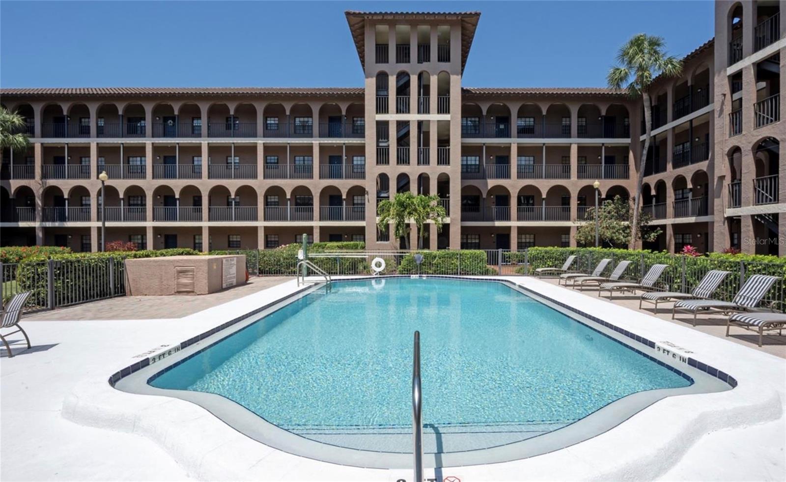 6100 Gulfport Blvd S #111, Gulfport, FL 33707