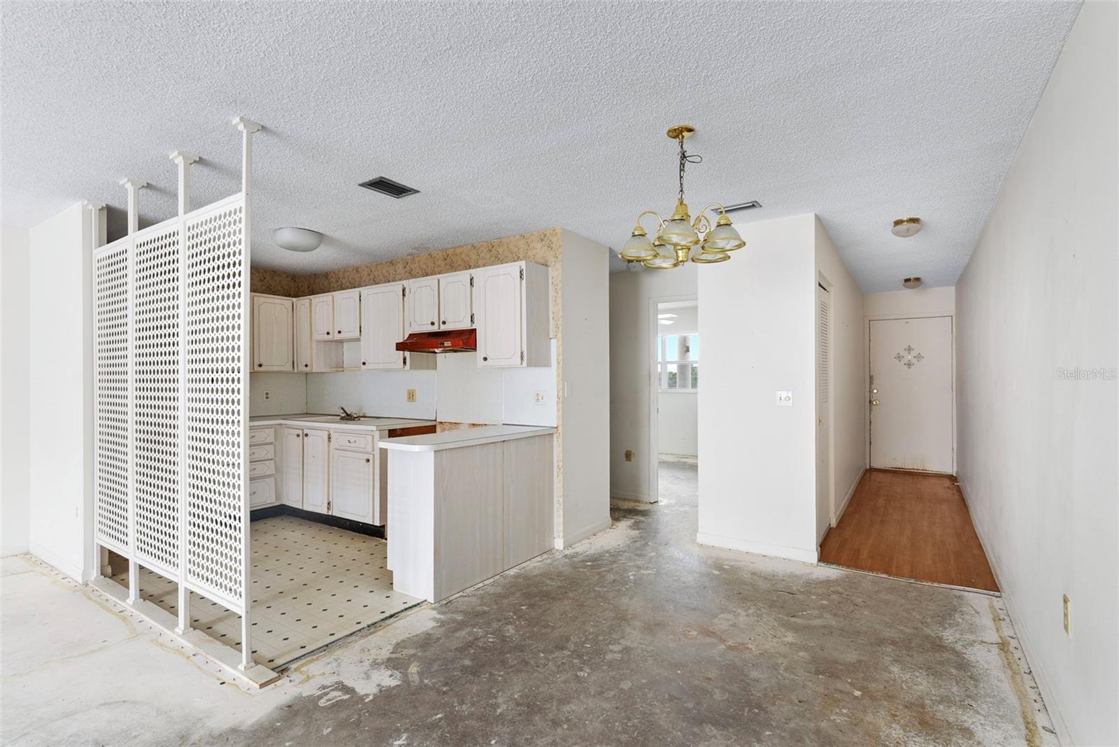 5501 80th St N #408, St Petersburg, FL 33709