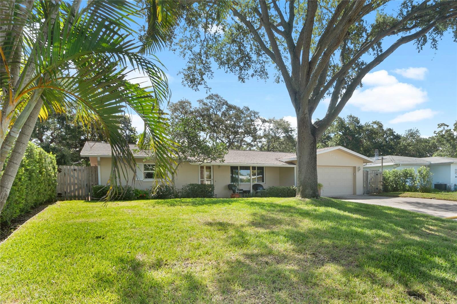 1707 Ridgeway Dr, Clearwater, FL 33755