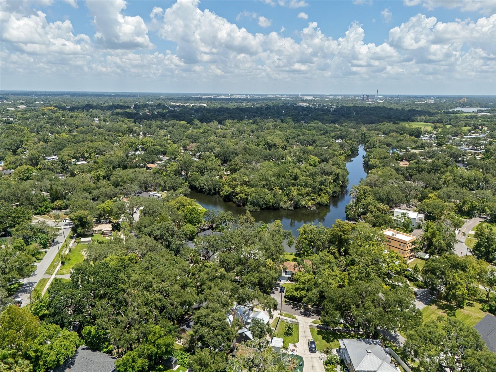 1513 E Park Cir, Tampa, FL 33610