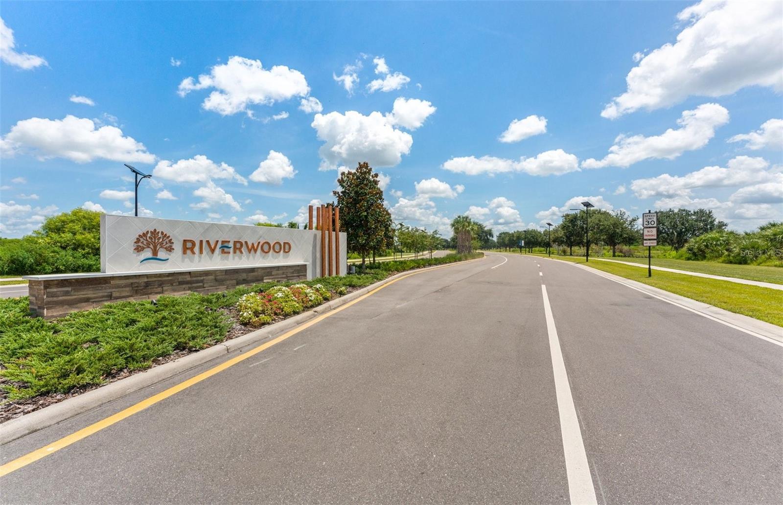 37385 Gunnison Dr, Zephyrhills, FL 33540