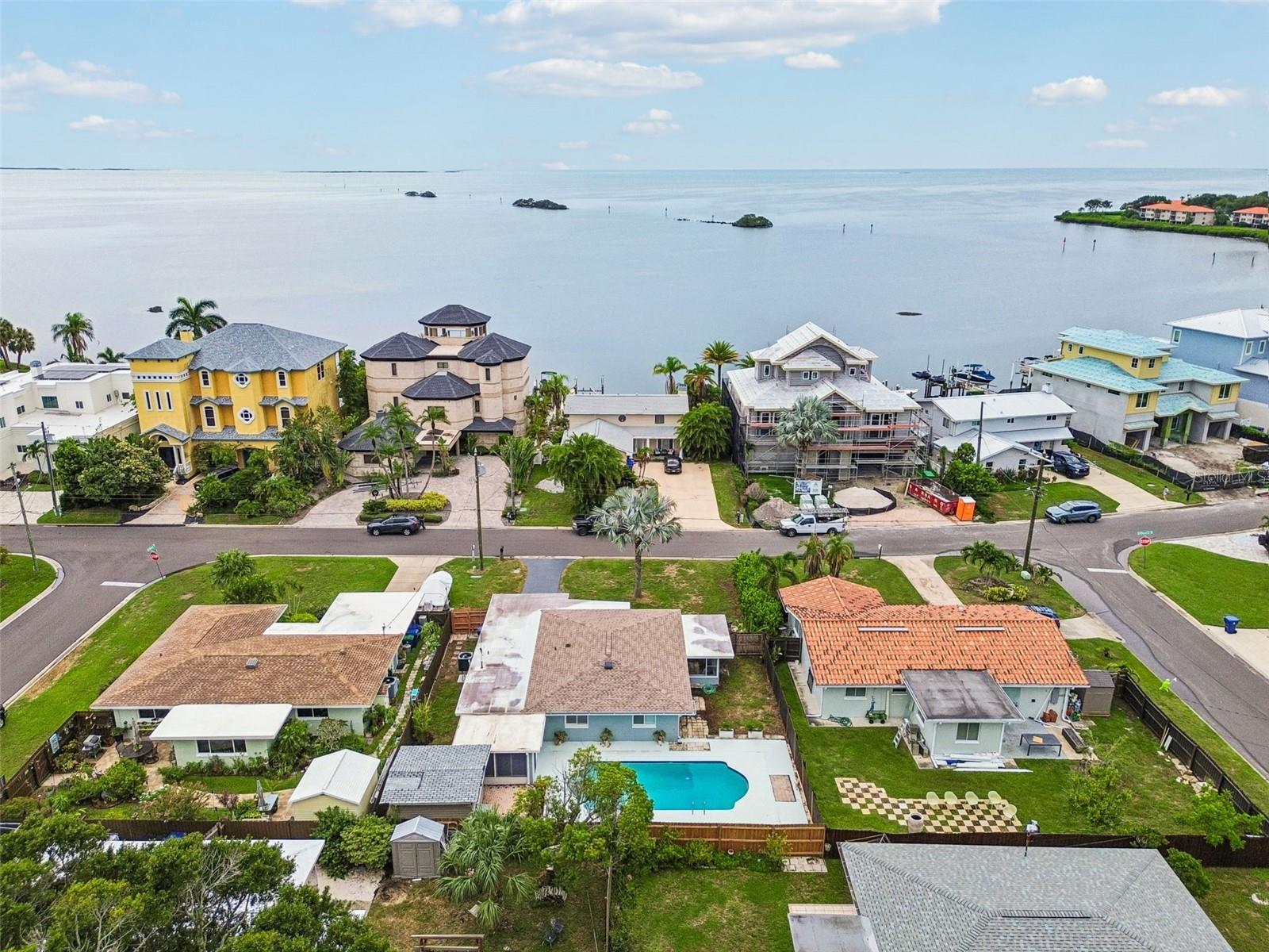 403 Driftwood Dr W, Palm Harbor, FL 34683