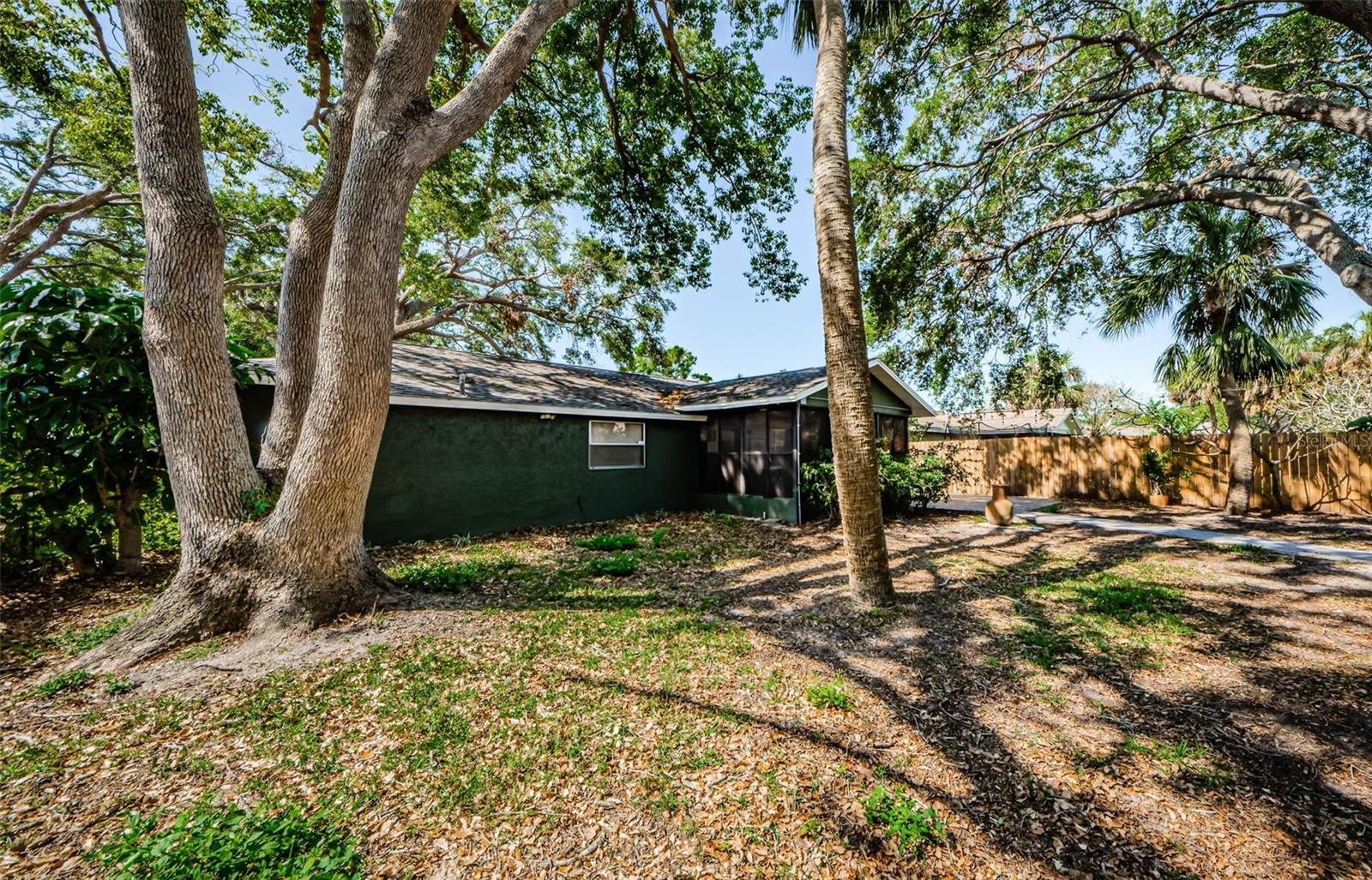 7241 56th Ave N, St Petersburg, FL 33709
