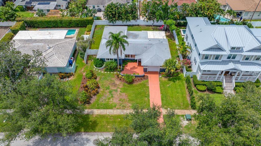 328 Bayview Dr NE, St Petersburg, FL 33704