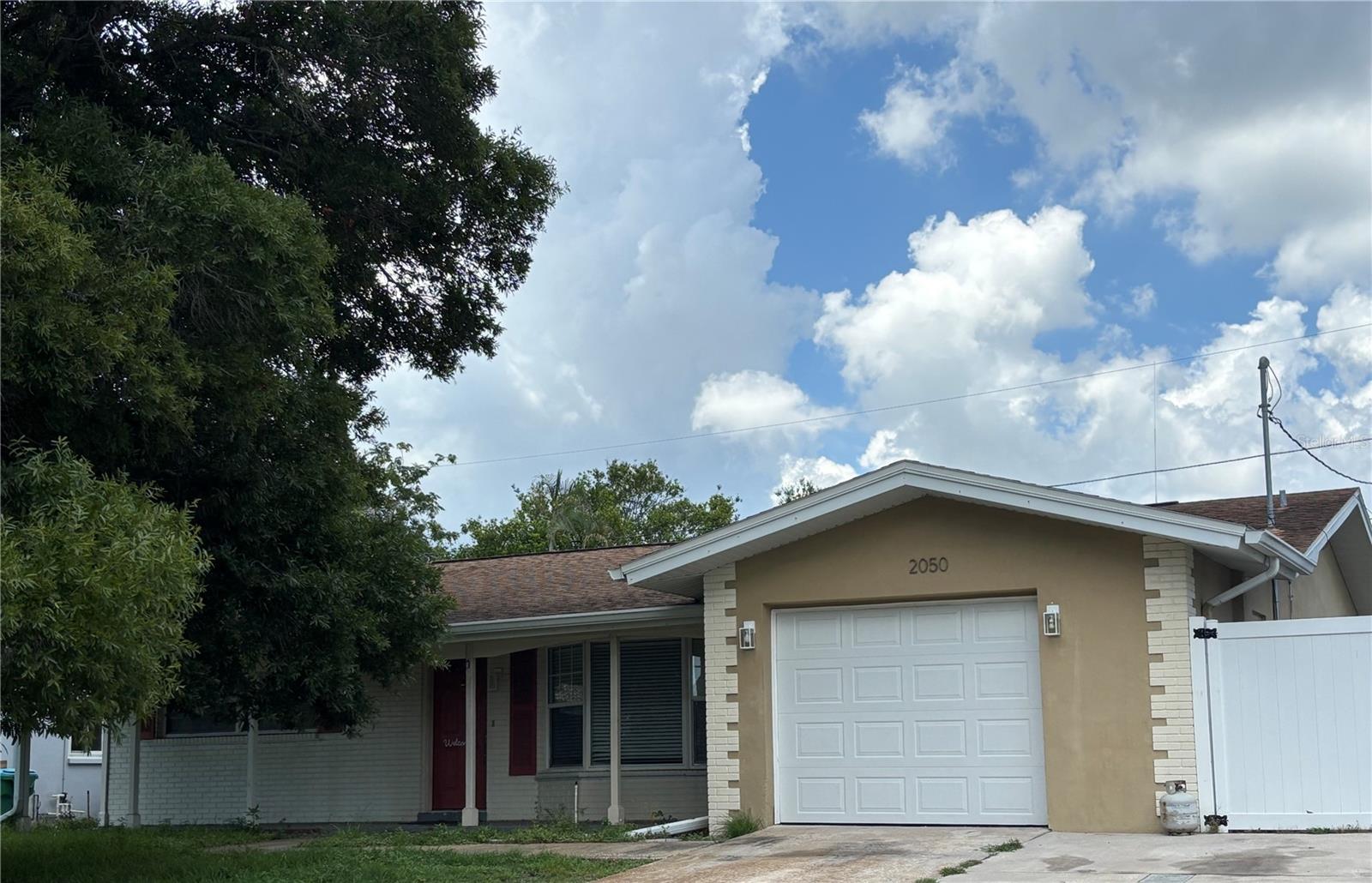 2050 High Ridge Dr, Clearwater, FL 33763