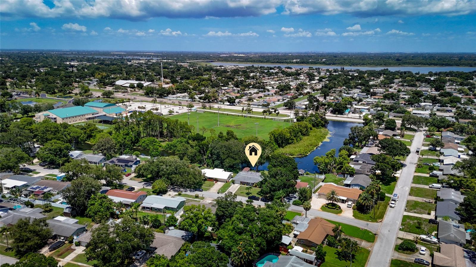 8879 Lakewood Dr, Seminole, FL 33772