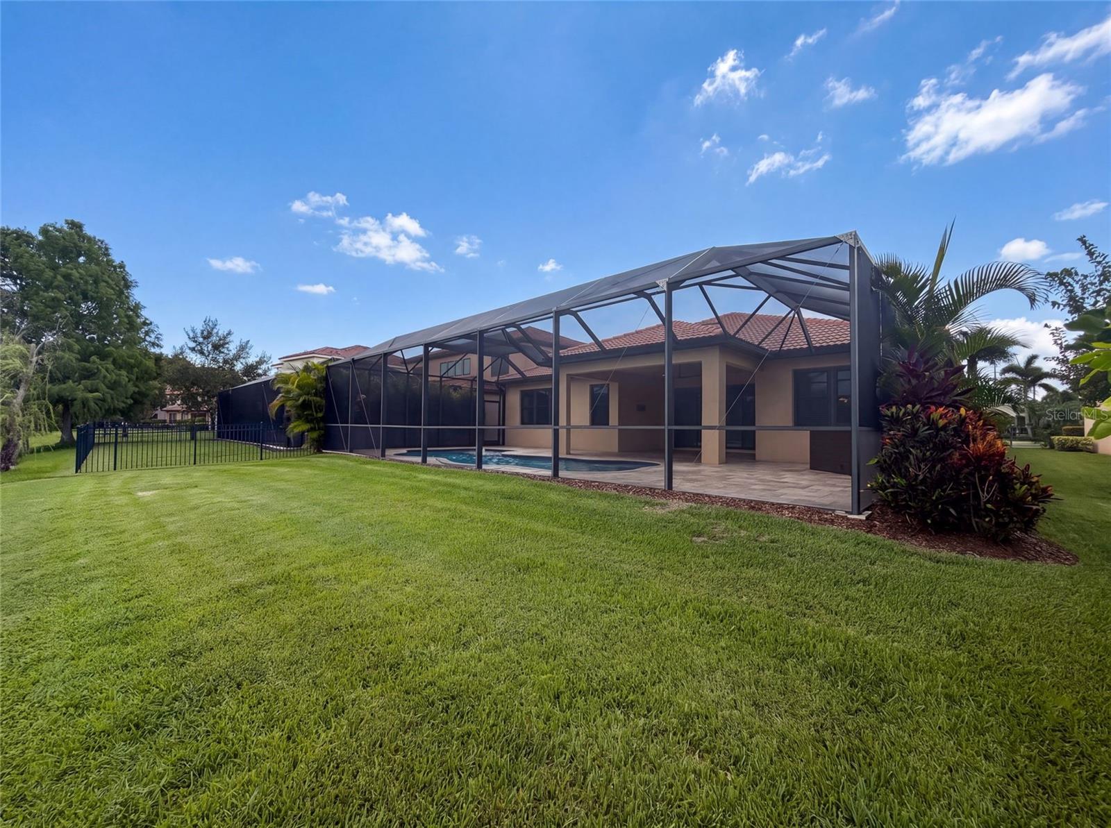 2575 Grand Lakeside Dr, Palm Harbor, FL 34684