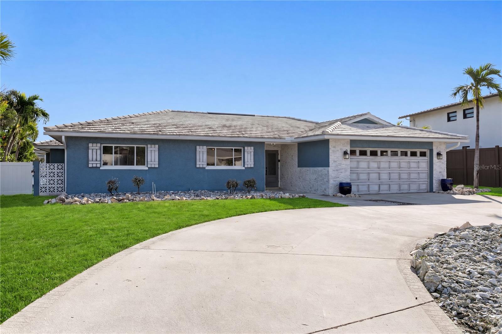 10038 S Yacht Club Dr, Treasure Island, FL 33706